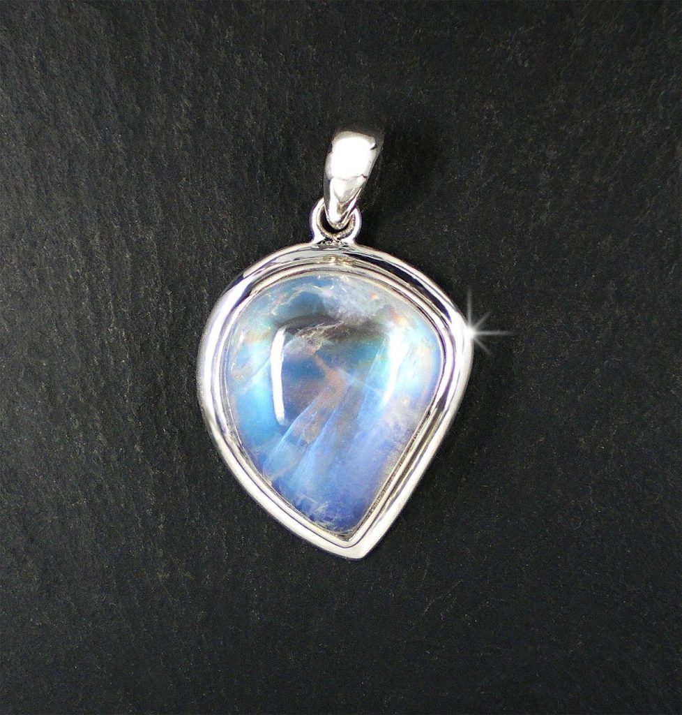 moonstone, ground, jewellery, follower, adulareszenz, bluish, white, shine, gemstone, silver jewelry, violet, silver, polished, heart, heart-shaped, moonstone, moonstone, moonstone, moonstone, moonstone